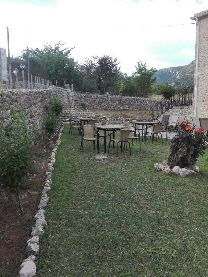 Hotel Xenonas Souliou Samonída Esterno foto