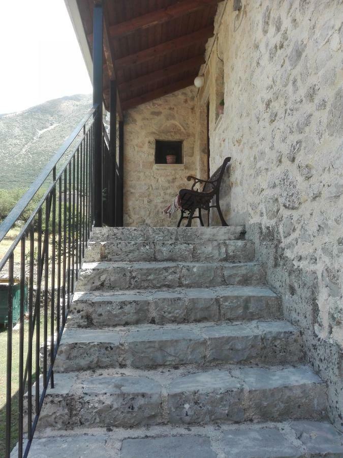 Hotel Xenonas Souliou Samonída Esterno foto